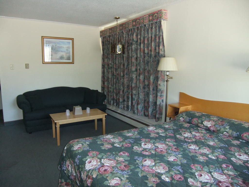 St. Stephen Inn Rum bild